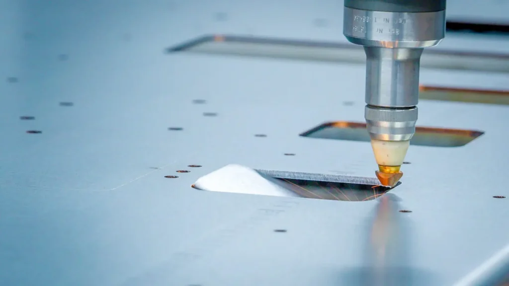 Découpe 3D appliquée aux coffrets électriques